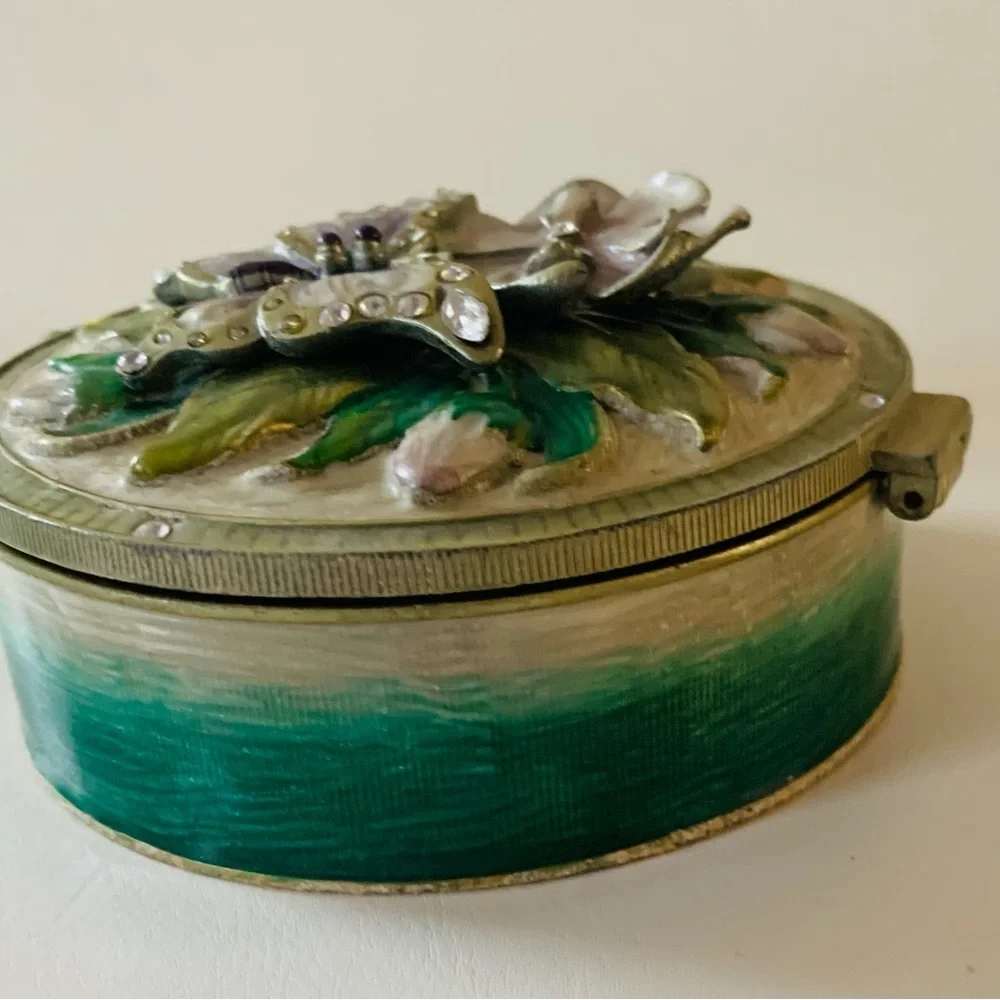 Metal jewelry box